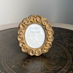 Oval Antique Gold frame